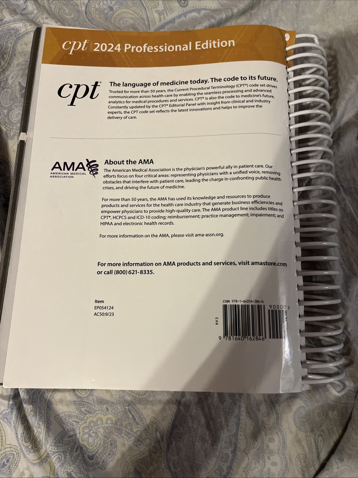 CPT Professional 2024 by American Medical Association (2023, Trade Paperback)