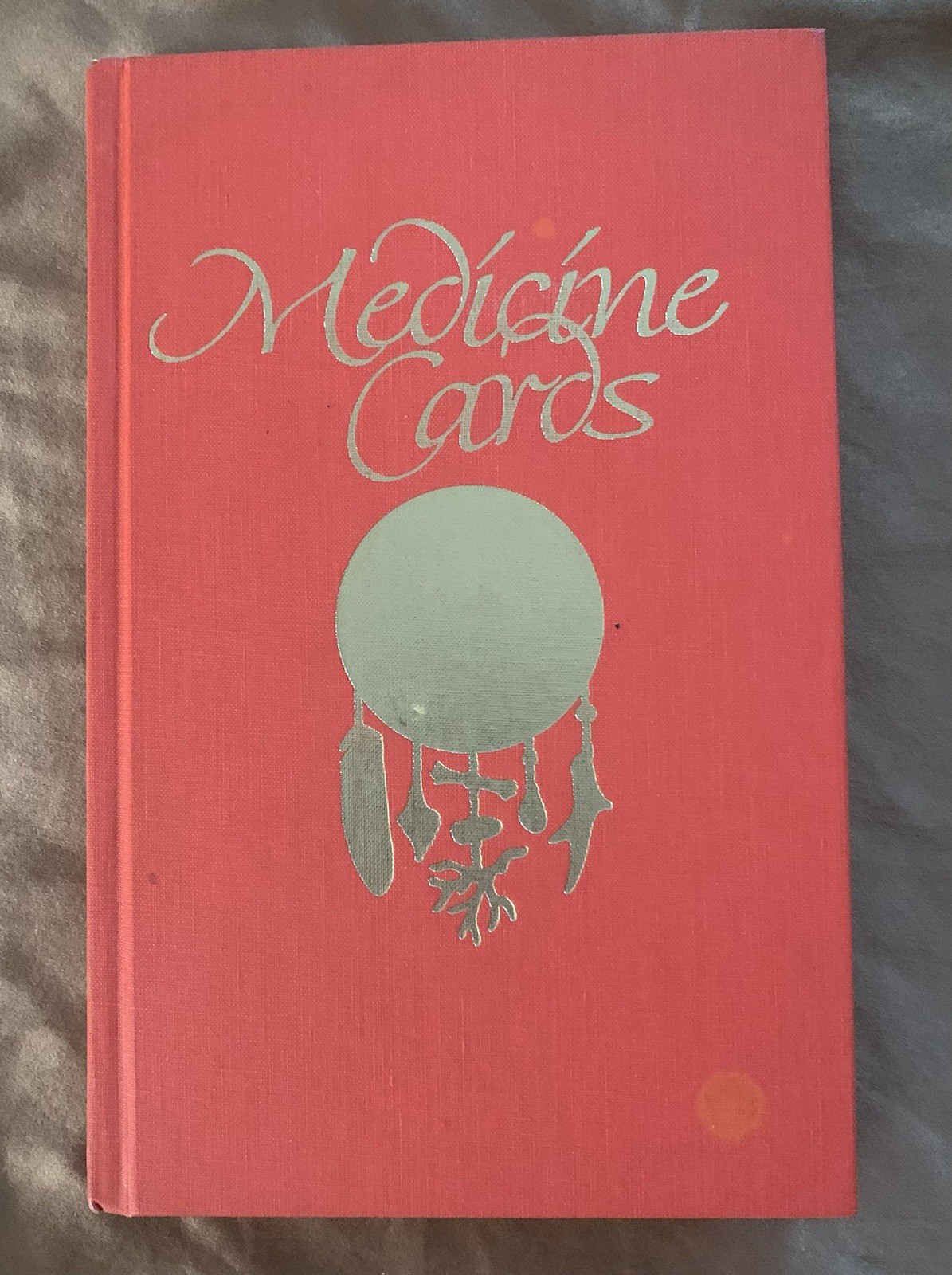 Medicine Cards: The Discovery of Power Through the Ways of Ani…