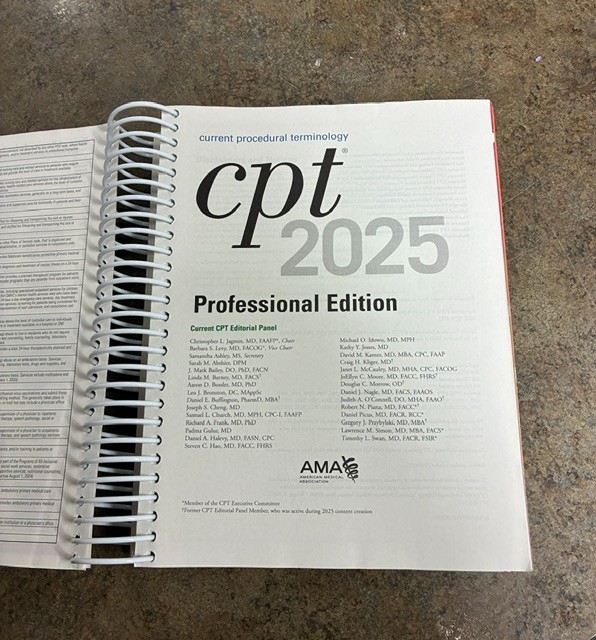 CPT Professional 2025 by American Medical Association (2024, Spiral)