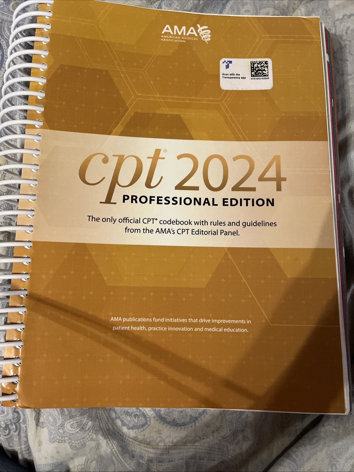 CPT Professional 2024 by American Medical Association (2023, Trade Paperback)
