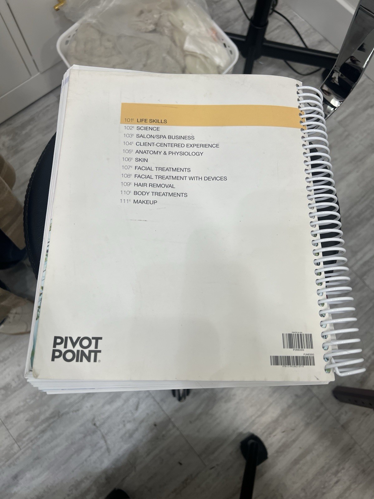 Fundamentals: Esthetics Student Study Guide by Pivot Point International