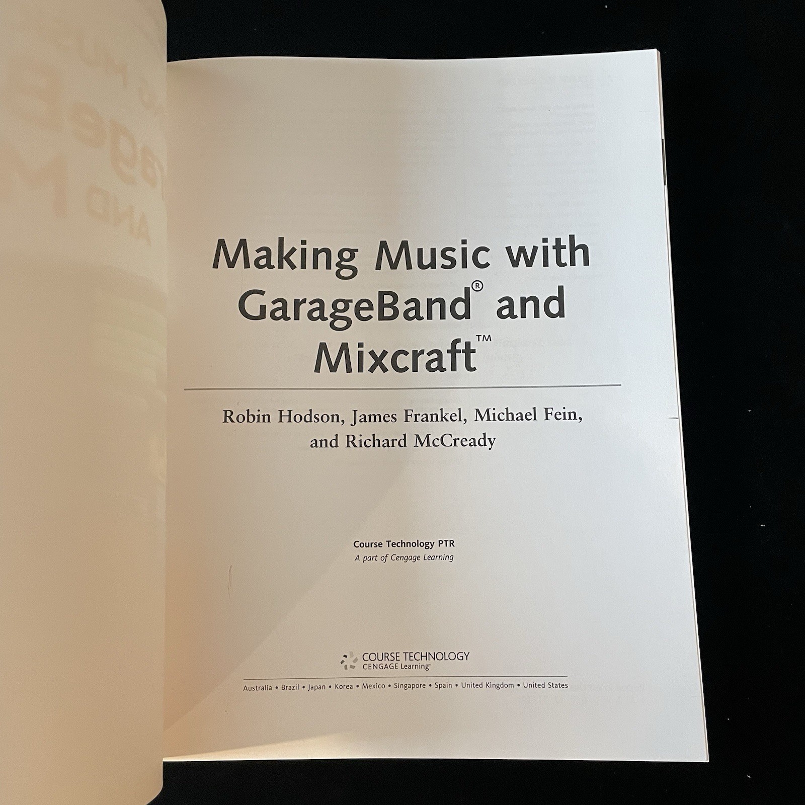Making Music with GarageBand and Mixcraft Book with Companion DVD Hodson 2011