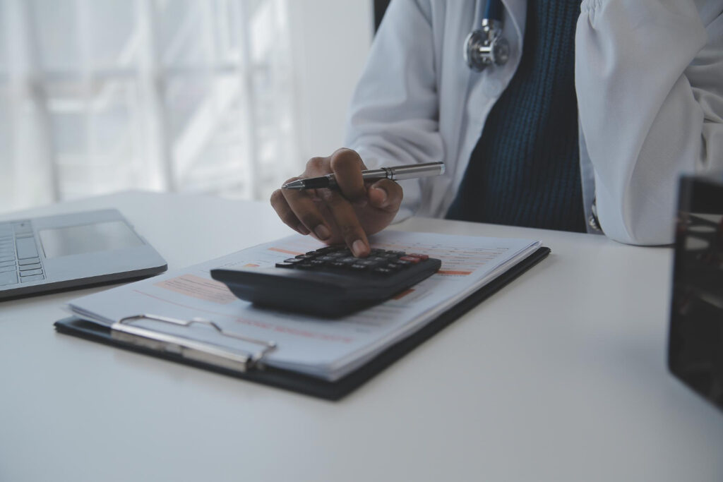 Imposto de renda para médicos: erros que podem gerar multa e como evitar